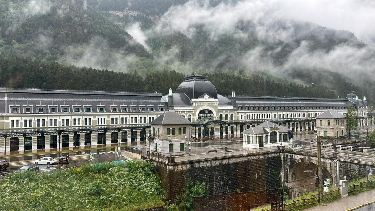 Ferienwohnung El Mirador De La Estacion Canfranc Exterior foto